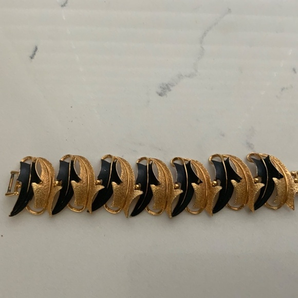 Vintage Signed Mode Art Bracelet - Picture 9 of 9